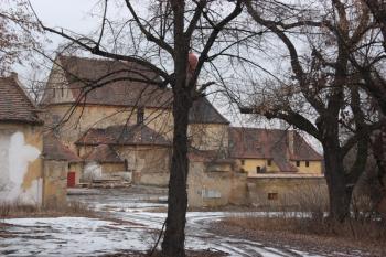 Klášterní kostel od jihu ( © Ivan Grisa 03/2010)
