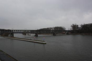 Návodní strana mostu z nádraží ( © Ivan Grisa 03/2010)