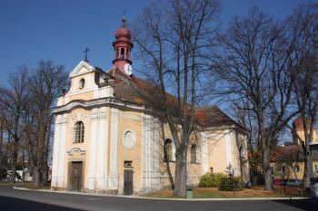 Kostel od jihozápadu ( © Ivan Grisa 10/2010)
