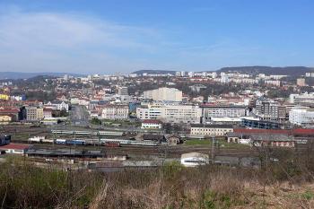 Pohled na město od zrekonstruovaného popraviště (© Jiří Cukr, 04/2010)