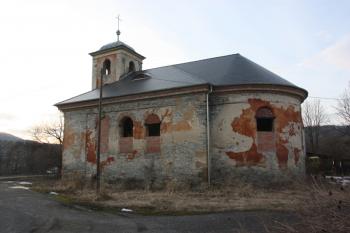 Kostel od jihu ( © Ivan Grisa 03/2010)