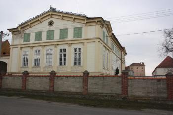 Zámeček od jihu ( © Ivan Grisa 03/2010)