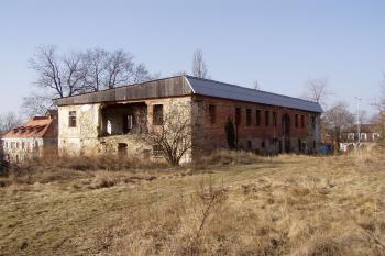 Zámecká budova od severovýchodu (© Lukáš Pechánek, 03/2012)