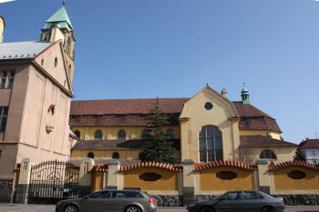 Kostel od západu ( © Ivan Grisa 03/2010)