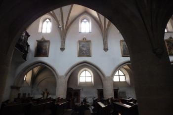 Pohled z ambitu do kostela (© Johannes Cladis, 06/2015)
