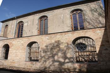 Stará synagoga z jihovýchodního rohu Výpomocné ( © Ivan Grisa 03/2010)