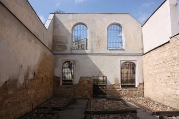 Interiér Výpomocné synagogy: pohled k západu ( © Ivan Grisa 03/2010)