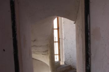 Stará synagoga: severní schodiště na galerie ( © Ivan Grisa 03/2010)
