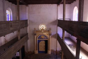 Stará synagoga: pohled k východu z horní galerie ( © Ivan Grisa 03/2010)