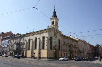 Kostel od severovýchodu (od Velkého divadla) ( © Ivan Grisa 03/2010)