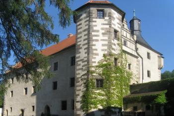Benešov nad Ploučnocí - horní zámek (© Taribo, 05/2012)