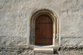 Boční portál v jižním průčelí hlavní budovy horního zámku (© Ivan Grisa, 07/2008)