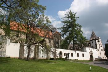Horní zámek od jihu ( © Ivan Grisa 05/2010)