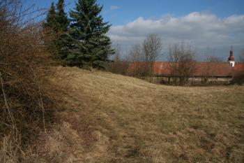 Hrana tvrziště ( © Petr Nožička 03/2012)