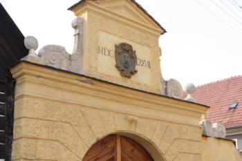 Hlavní brána z roku 1677 ( © Ivan Grisa 03/2010)