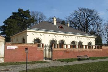 domek hrobníka ( © Milan Caha 03/2010)