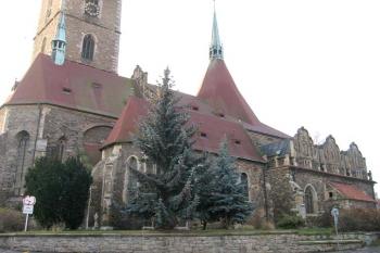 Kostel sv. Petra a Pavla ( © Pavel Vítek 12/2006)