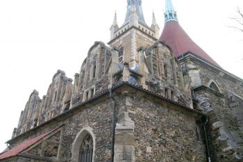 Kostel sv. Petra a Pavla ( © Pavel Vítek 12/2006)