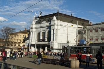 vstupní hala nádraží ( © Milan Caha 03/2010)
