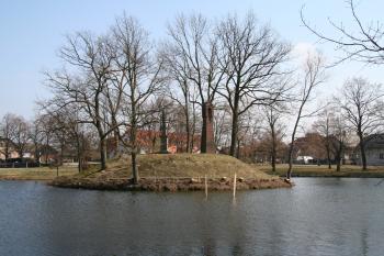 Tvrziště ( © Petr Nožička 03/2010)