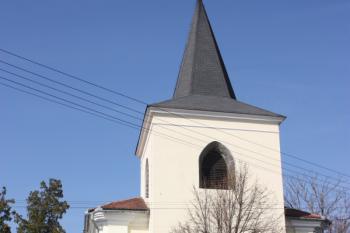 Kostel od jihu ( © Ivan Grisa 03/2010)