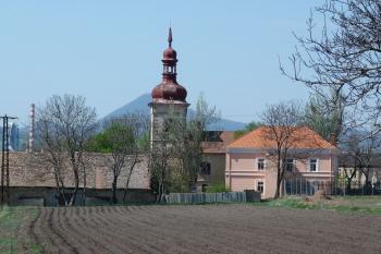 kostel sv. Bartoloměje (© František Kinař, 04/2012)