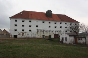 Sýpka od západu ( © Ivan Grisa 04/2010)