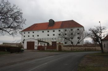 Sýpka od západu ( © Ivan Grisa 04/2010)