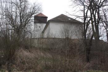 Kostel od západu ( © Ivan Grisa 04/2010)