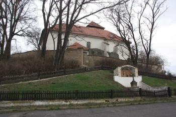 Kostel od jihozápadu ( © Ivan Grisa 04/2010)