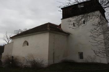 Závěr kostela s věží od východu ( © Ivan Grisa 04/2010)