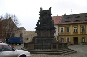 Dočasné torso sloupu od západu ( © Ivan Grisa 12/2004)