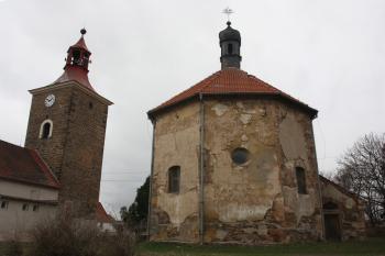 Kostel a zvonice od východu ( © Ivan Grisa 04/2010)