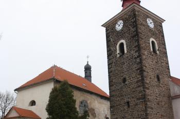 Kostel a zvonice od jihozápadu ( © Ivan Grisa 04/2010)