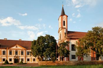 celkový pohled od jihu (© Pavel Zany Komárek 4. 8. 2012)