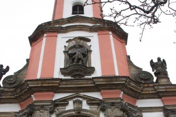 Hlavní osa západního průčelí kostela ( © Ivan Grisa 04/2010)
