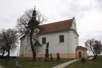 Kostel od severu ( © Ivan Grisa 04/2010)