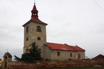 Kostel od jihozápadu (© Ivan Grisa 04/2010)