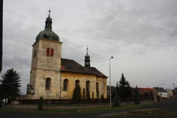 Kostel od jihu ( © Ivan Grisa 04/2010)
