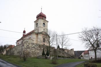 Kostel od severozápadu ( © Ivan Grisa 04/2010)