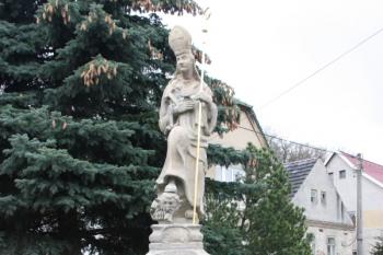 Socha sv. Prokopa západně od kostela ( © Ivan Grisa 04/2010)