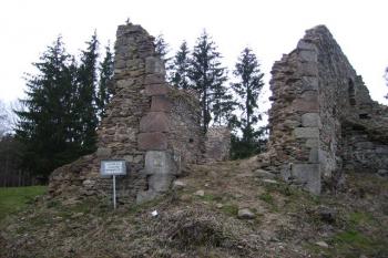 zříceniny kostela sv. Bartoloměje (© Jaroslav Varga, 04/2010)