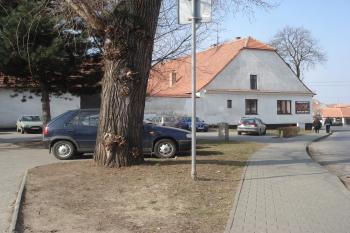 pohled od mateřské školky (© Jaromír Schoffer, 04/2010)