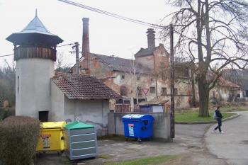 Pivovar a holubník (© Jan Šebek, 04/2010)