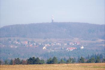 Pohled na Vrátenskou horu od Skramouše (© Jan Šebek, 04/2010)
