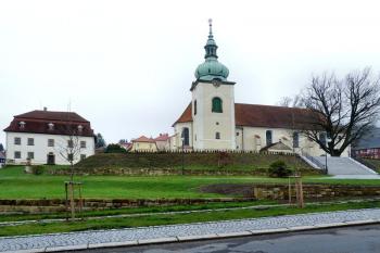 Kostel v Jiřetíně pod Jedlovou ( © František Kinař 05/2017)