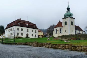 Kostel v Jiřetíně pod Jedlovou ( © František Kinař 05/2017)