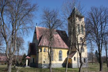 Kostel od jihu ( © Ivan Grisa 04/2010)