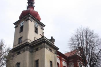 Západní průčelí ( © Ivan Grisa 04/2010)