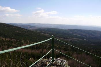 výhled k Rabštejnu (© Zuzana Holasová, 04/2010)
